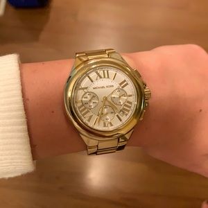 GOLD MICHAEL KORS WATCH W/ PEARL FACE